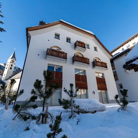 Apartment Chesa Flugi - *